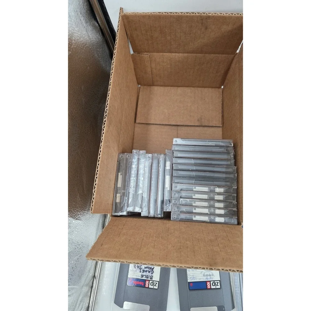 Iomega Z100S2 100MB External SCSI Blue Zip Drive no Power Adapter +20 disc